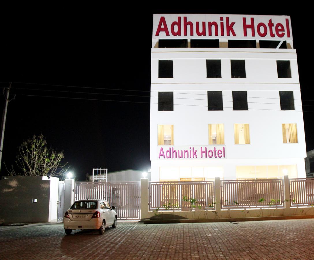 Adhunik Hotel Neemrana Exterior photo